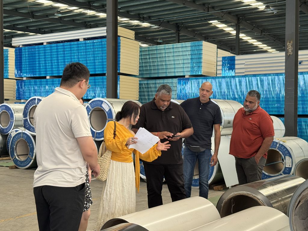 PIR panel production line