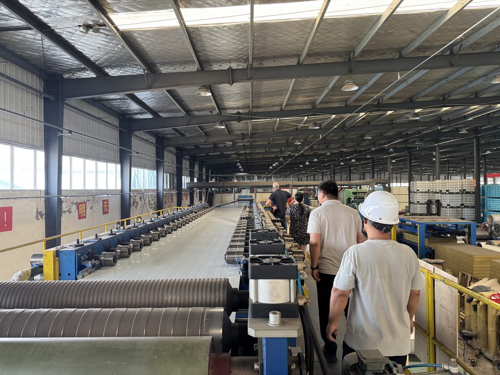 PIR panel production line